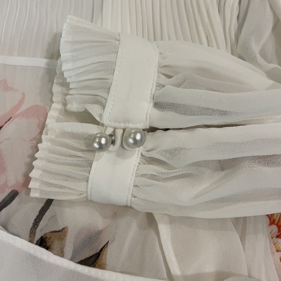 White House Black Market Pleated Blouse - Picture 10 of 13